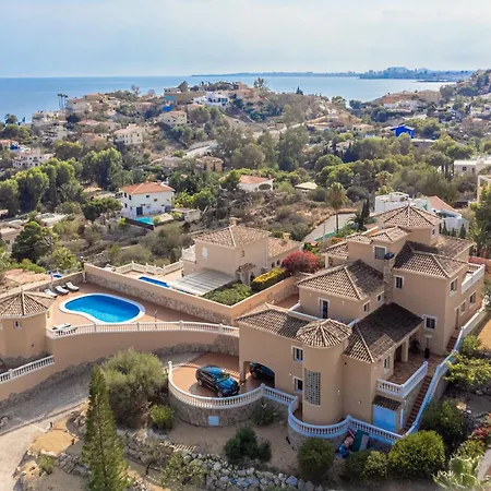 Luxury Facing The Sea, With Swimming Pool Villa *