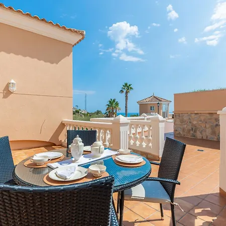 Luxury Facing The Sea, With Swimming Pool *