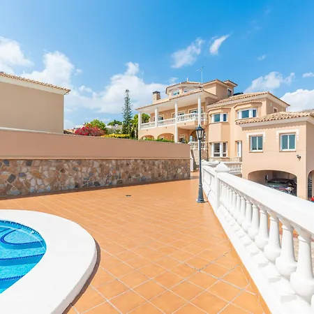 Villa Luxury Facing The Sea, With Swimming Pool