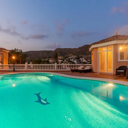 Luxury Facing The Sea, With Swimming Pool *