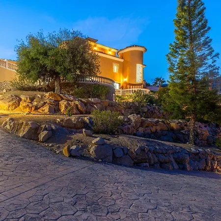 Villa Luxury Facing The Sea, With Swimming Pool